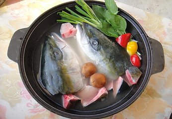  【成都火鍋培訓(xùn)】四川魚頭火鍋秘制香料、湯底