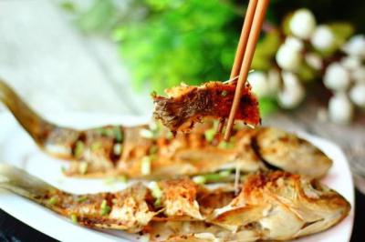 好吃到停不下筷子的香酥烤魚，做法簡(jiǎn)單，少油少鹽，吃起來更健康