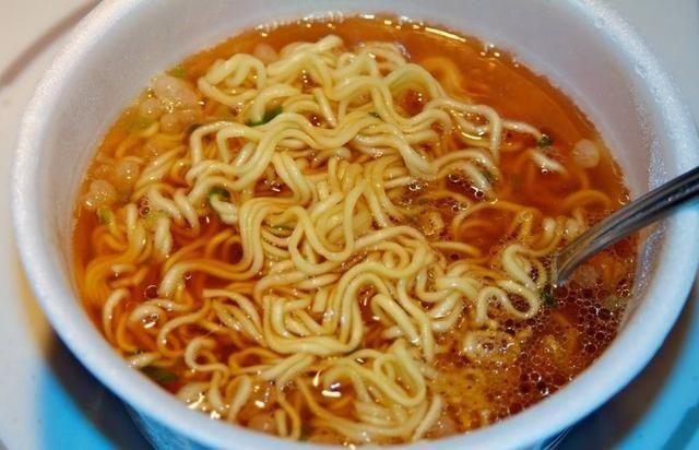 這四種早餐別再給孩子吃，特別是第二種