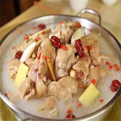 成都養(yǎng)生湯鍋技能操練校園哪里好？湯鍋底料的辨認和配方
