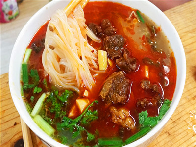  成都川味排骨面食技能訓(xùn)練哪里好？多年的面食經(jīng)驗
