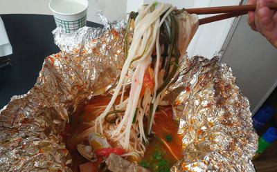 開心花甲米線技術(shù)培訓(xùn)哪里好？香辣味開心花甲制作