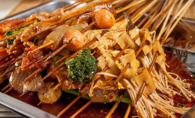 重慶冷鍋串技術(shù)培訓(xùn)哪里好？學(xué)習(xí)正宗的串串香技術(shù)實(shí)踐