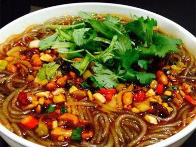 手工酸辣粉技術(shù)培訓學校哪家好？