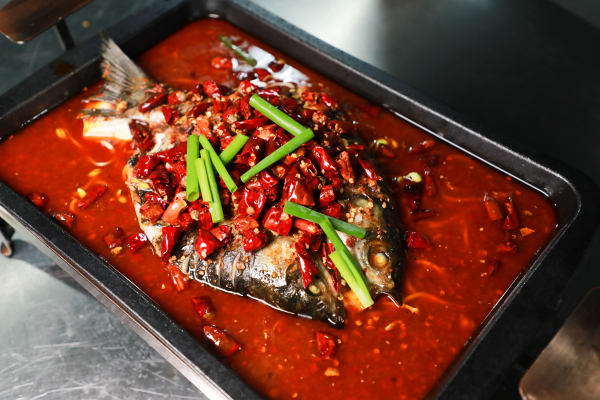 成都學(xué)燒烤烤魚哪里有培訓(xùn)班？成都烤魚培訓(xùn)多少錢？