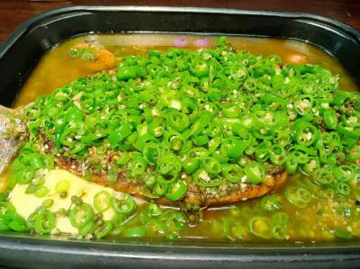 萬(wàn)州烤魚(yú)培訓(xùn)中心學(xué)費(fèi)多少？培訓(xùn)成都烤魚(yú)找哪家好？