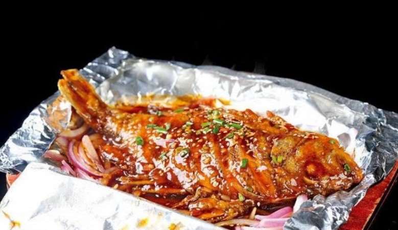 學(xué)萬(wàn)州烤魚(yú)學(xué)費(fèi)一般多少？成都正宗萬(wàn)州烤魚(yú)